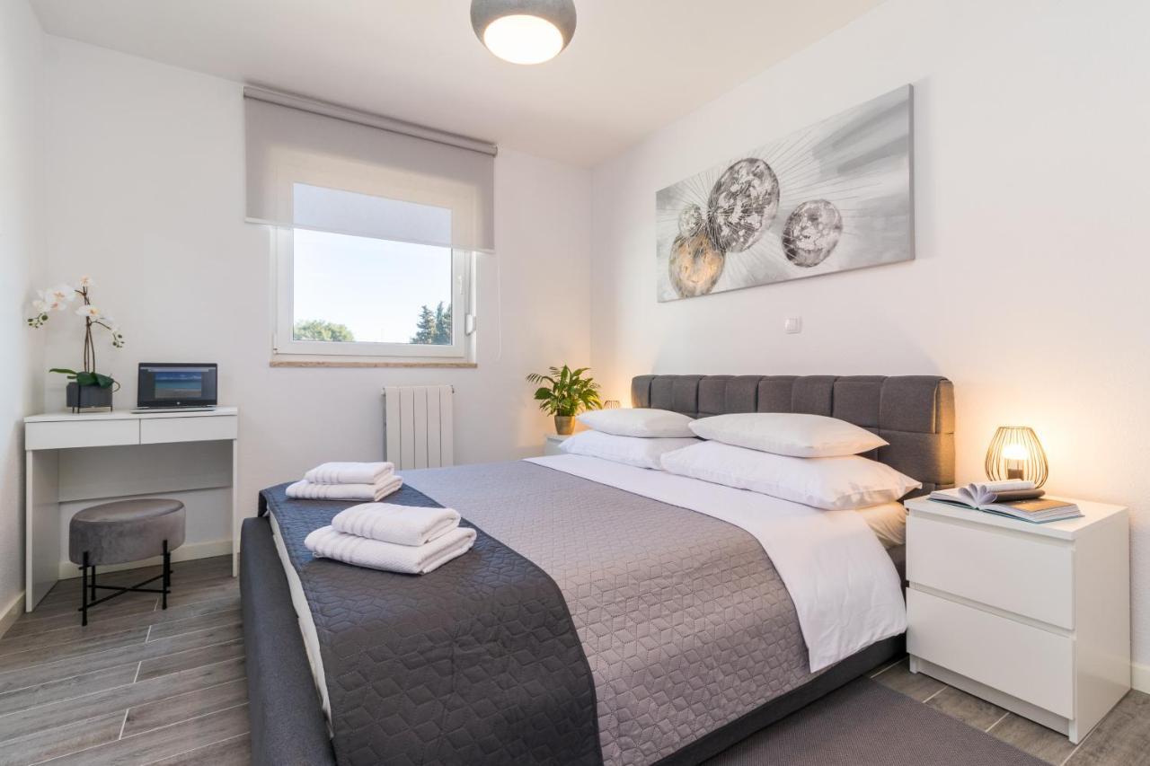 New Apartment Near Sea With 3 Bedrooms And 2 Bathrooms Пула Экстерьер фото